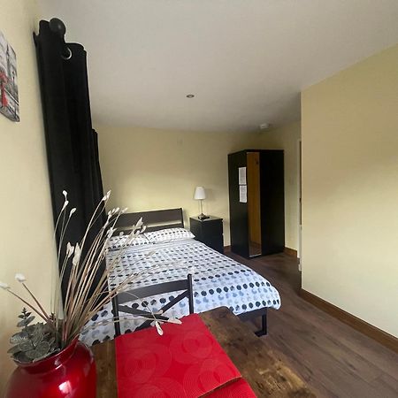 Studio-1-Staines/Heathrow/London-Own Entrance 외부 사진
