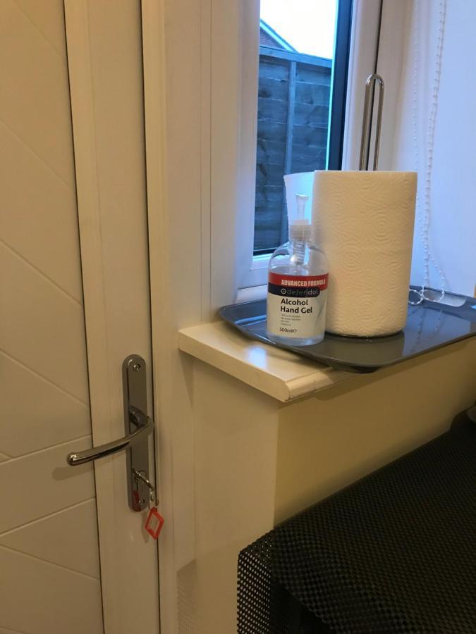 Studio-1-Staines/Heathrow/London-Own Entrance 외부 사진