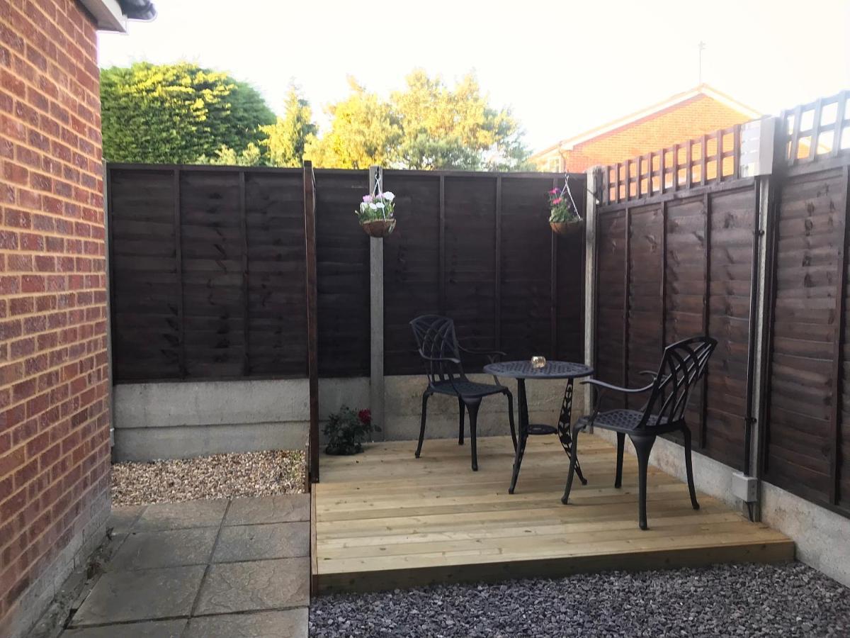 Studio-1-Staines/Heathrow/London-Own Entrance 외부 사진