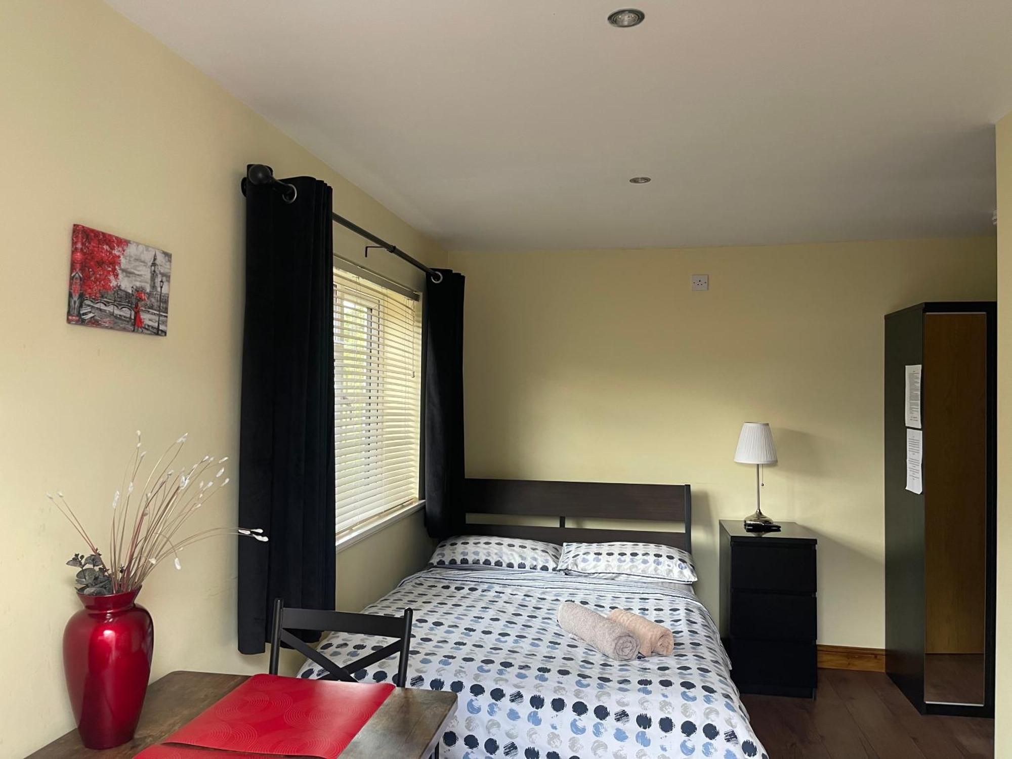 Studio-1-Staines/Heathrow/London-Own Entrance 외부 사진